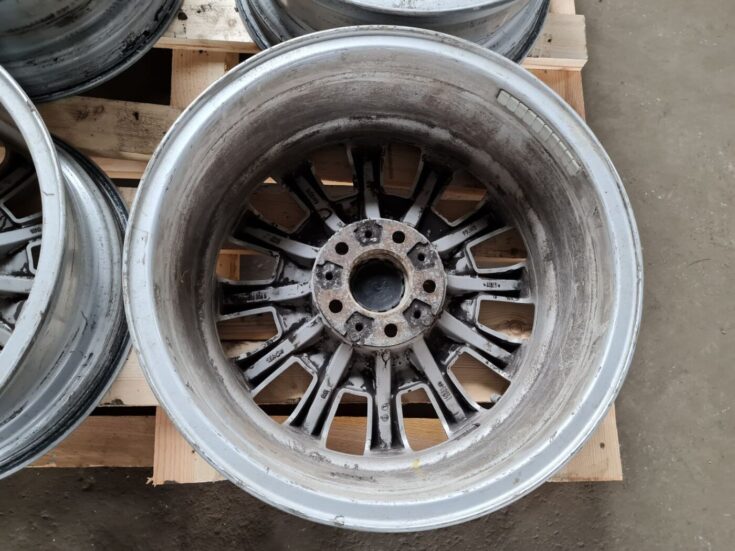 Disku komplekts priekš BMW 6 E63 645 2004