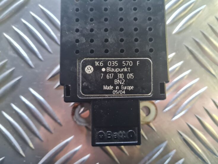 Antenas pastiprinātāja bloks priekš VW GOLF 5 2004