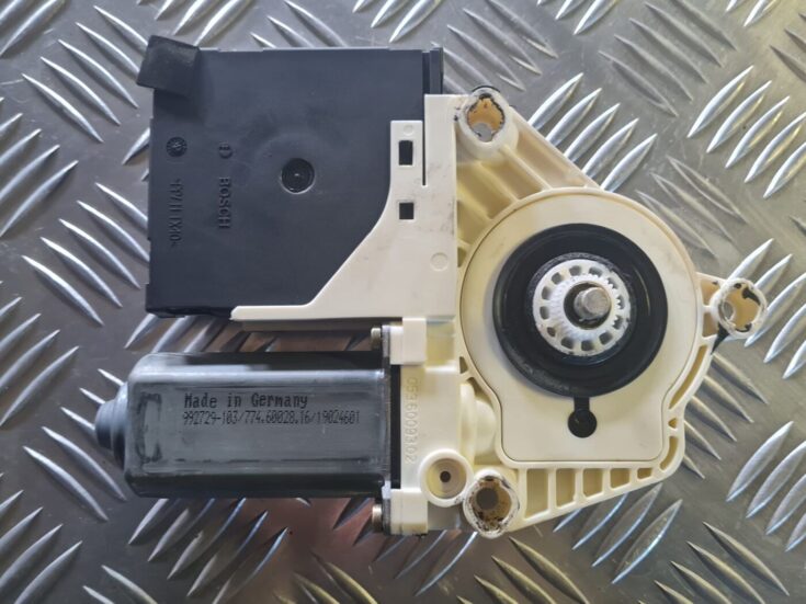 Elektrisko stiklu motors priekš VW GOLF 5 2004