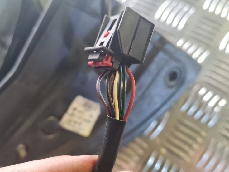 Ārējais spogulis, pa labi priekš VW GOLF 5 2004