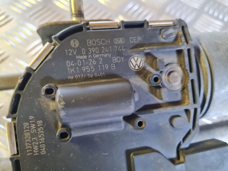 Vējstikla tīrīšanas mehānisms priekš VW GOLF 5 2004