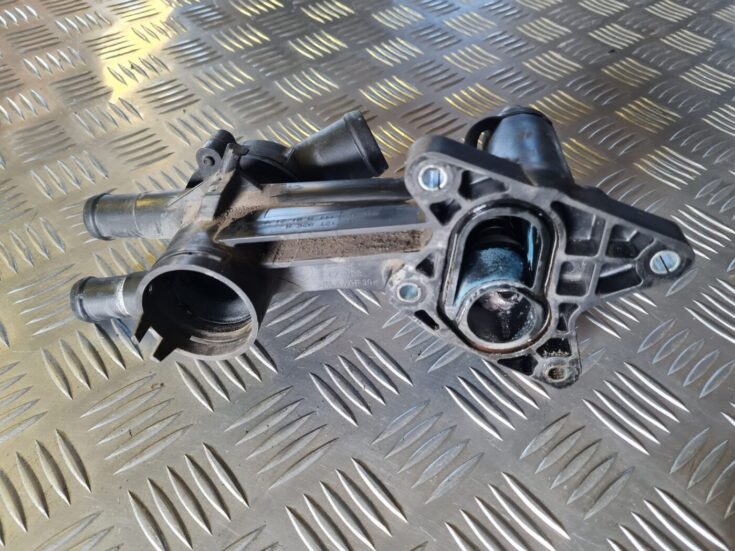 Termostata korpuss priekš VW GOLF 5 2004