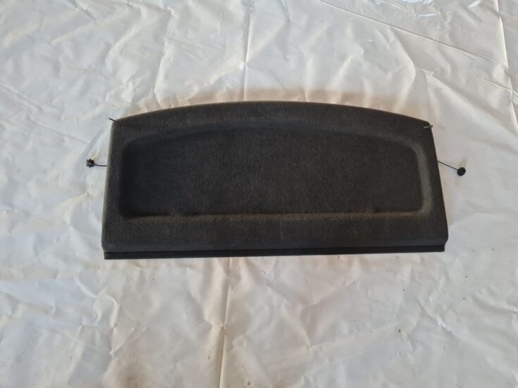 Bagāžnieka nodalījuma plaukts priekš VW GOLF 5 2004