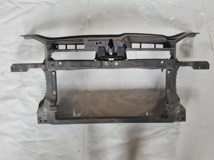 Priekšējā radiatora rāmis priekš VW GOLF 5 2004