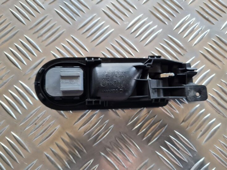 Salona durvju rokturis, priekšējais kreisais priekš VW PASSAT 2004 UNIVERSAL GREY