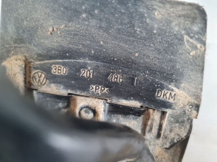 Degvielas dzēsēšanas radiators priekš VW PASSAT 2004 UNIVERSAL GREY