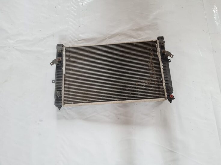 Dzesēšanas radiators priekš VW PASSAT 2004 UNIVERSAL GREY