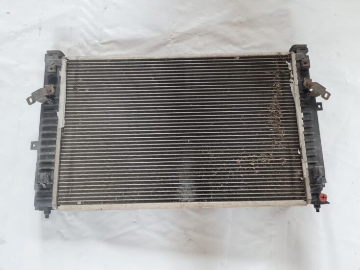 Dzesēšanas radiators priekš VW PASSAT 2004 UNIVERSAL GREY