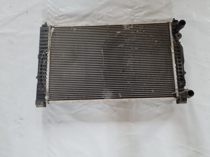 Dzesēšanas radiators priekš VW PASSAT 2004 UNIVERSAL GREY