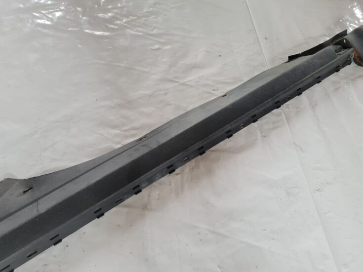Ārēja sliekšņa kreisa uzlika priekš VW PASSAT 2004 UNIVERSAL GREY