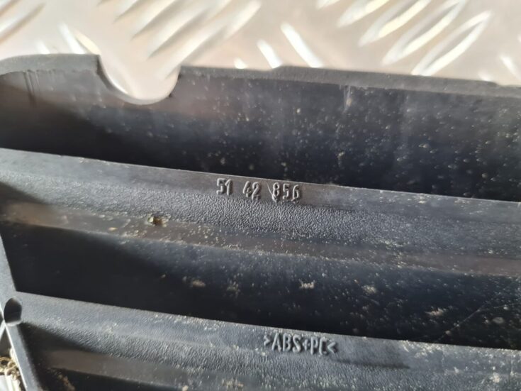 Bufera reste priekš SAAB 9-5 1999