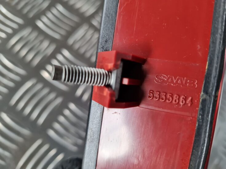 Stop signāls priekš SAAB 9-5 1999