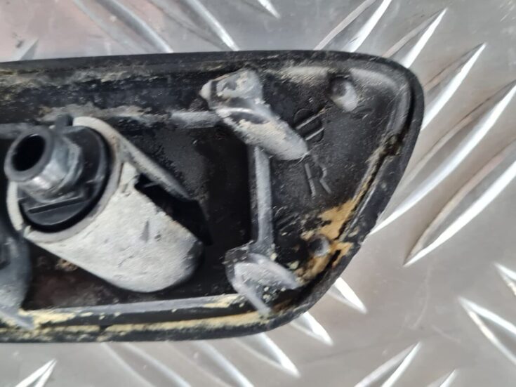 Lukturu mazgātāja sprauslas vāks priekš SAAB 9-5 1999