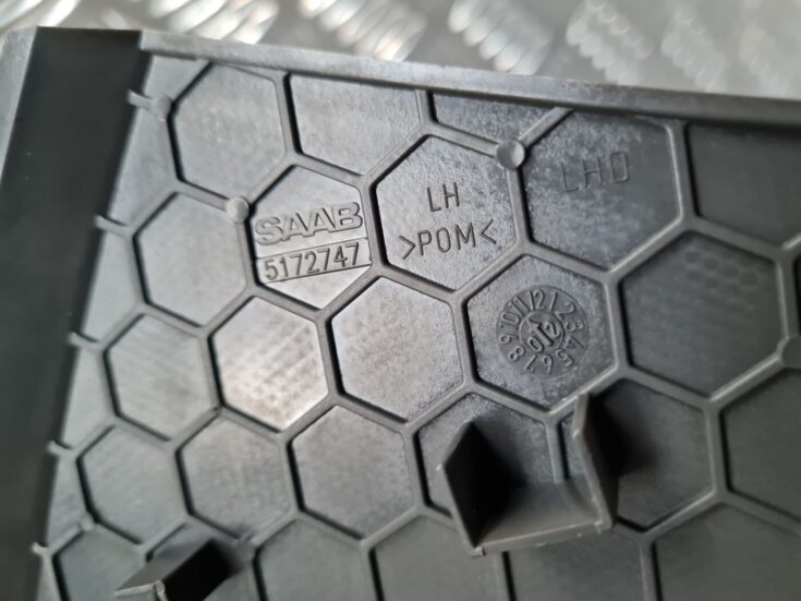 Mērinstrumentu paneļa skaļruņa apdare priekš SAAB 9-5 1999