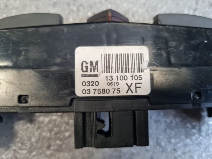 Mērinstrumentu paneļa pārslēgšanas pogas priekš OPEL ASTRA H 2005 GREEN