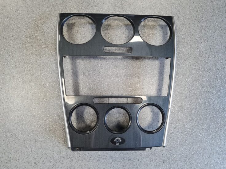 Mērinstrumentu paneļa dekoratīvais rāmis priekš MAZDA 6 2006