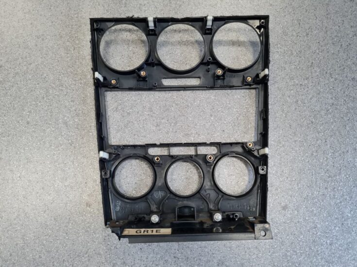 Mērinstrumentu paneļa dekoratīvais rāmis priekš MAZDA 6 2006