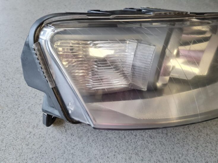 Priekšējais labais lukturis priekš AUDI A6 AVANT 2006