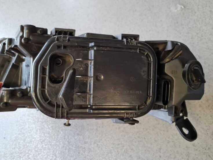 Priekšējais labais lukturis priekš AUDI A6 AVANT 2006