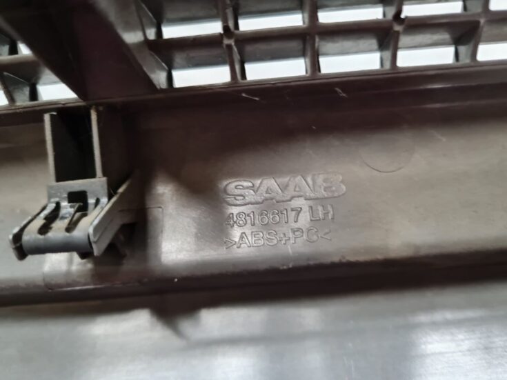 Bagāžnieka žalūziju sliedes priekš SAAB 9-5 1999