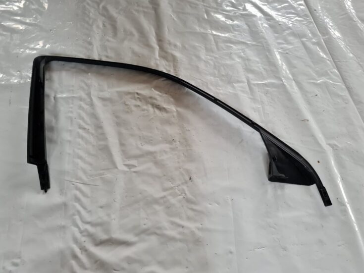 Durvju stikla moldings priekš SAAB 9-5 1999