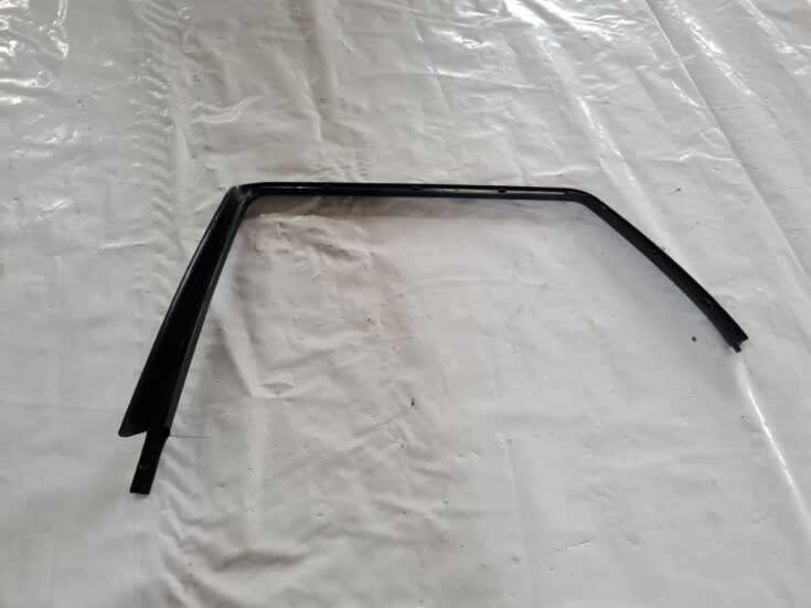 Durvju stikla moldings priekš SAAB 9-5 1999
