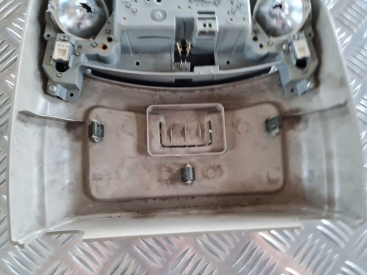 Priekšējo sēdvietu apgaismojums priekš CHRYSLER VOYAGER 2006