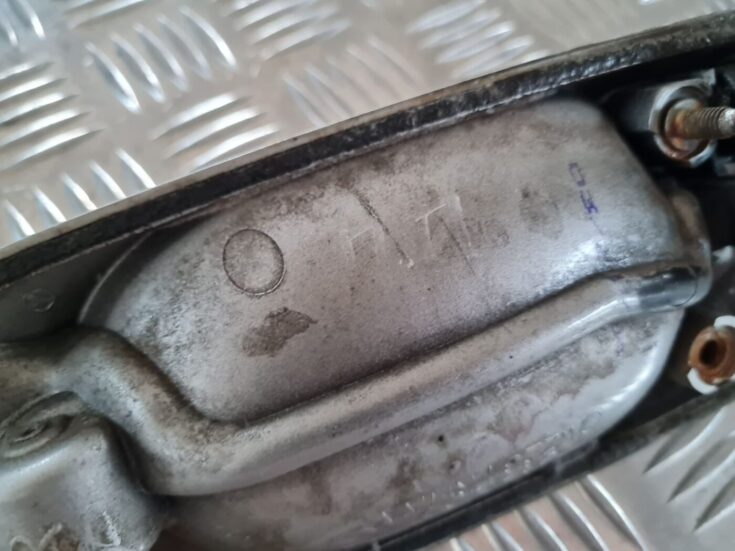 Priekšējāis labais durvju rokturis priekš CHRYSLER VOYAGER 2006