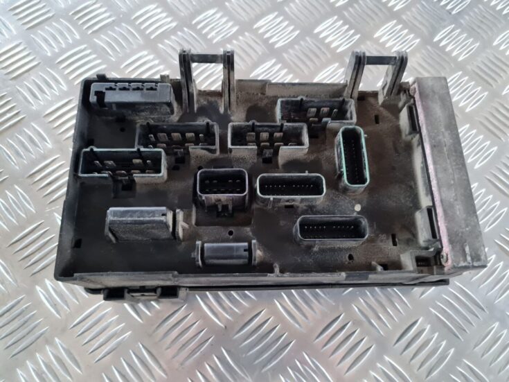 Drošinātāju bloks priekš CHRYSLER VOYAGER 2006