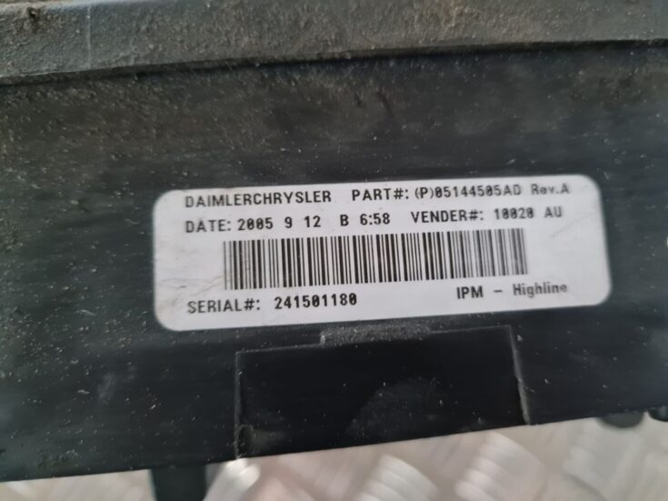 Drošinātāju bloks priekš CHRYSLER VOYAGER 2006