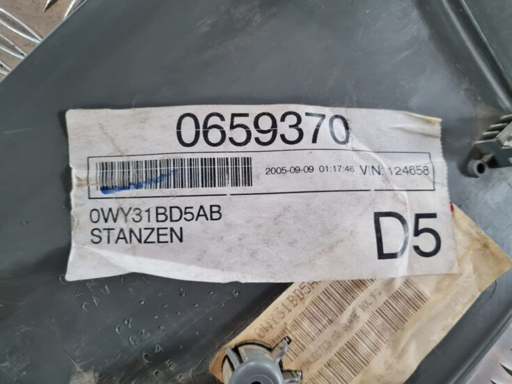 Bagāžnieka nodalījuma sānu apdare priekš CHRYSLER VOYAGER 2006