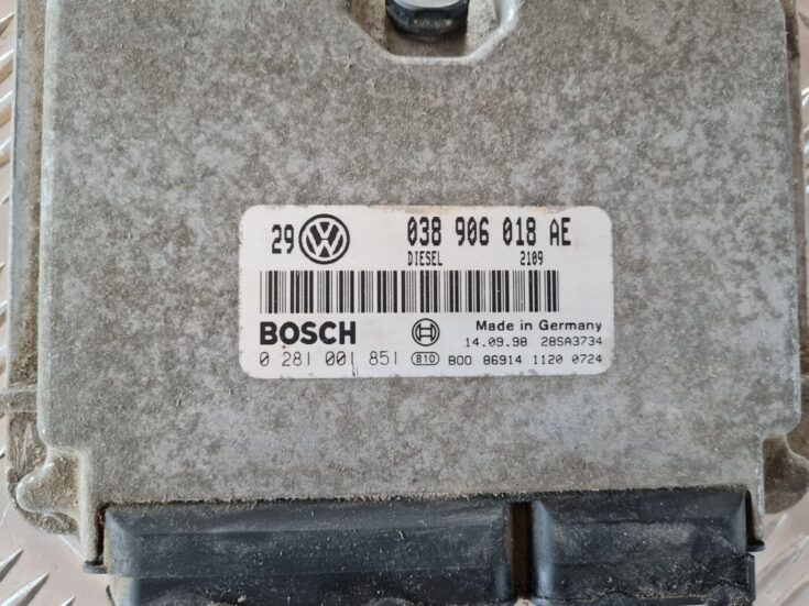 Dzinēja vadības bloks priekš VW GOLF IV 1999
