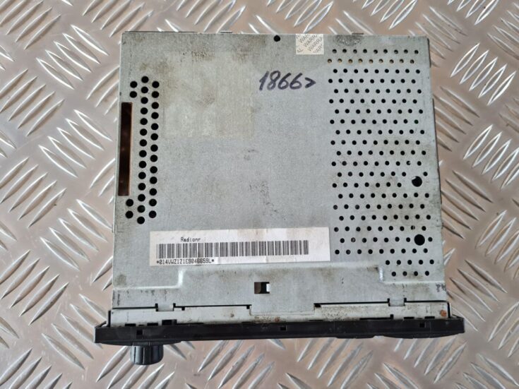 Automašīnas radio priekš VW GOLF IV 1999