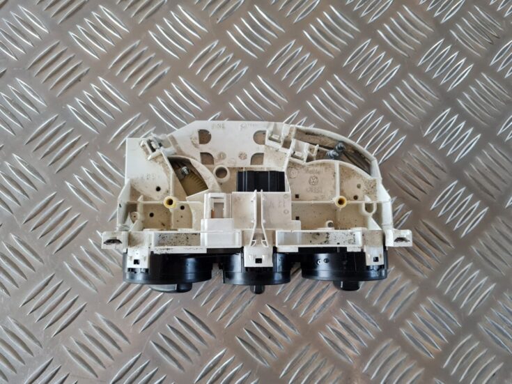 Klimata kontroles bloks priekš VW GOLF IV 1999