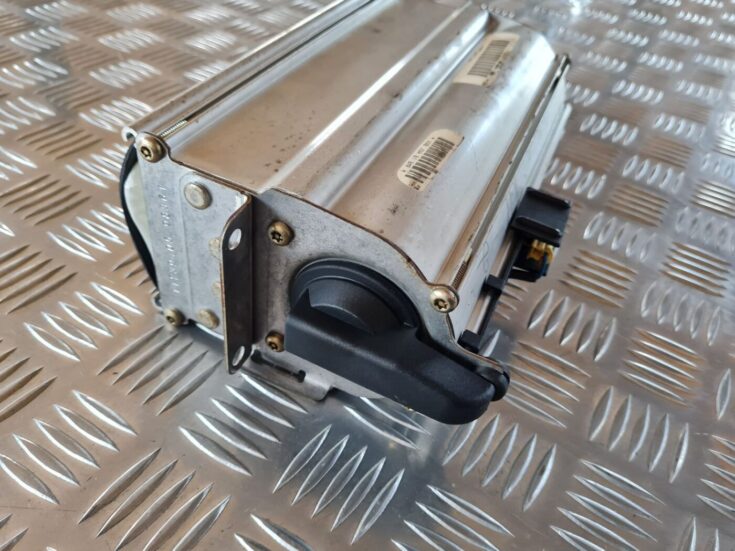 Mērinstrumentu paneļa drošības spilvens priekš VW GOLF IV 1999