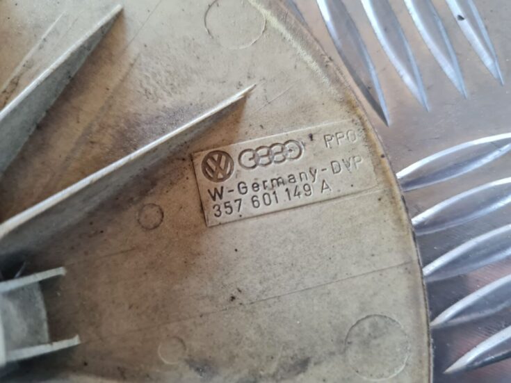 Diska kalpaks priekš VW GOLF IV 1999