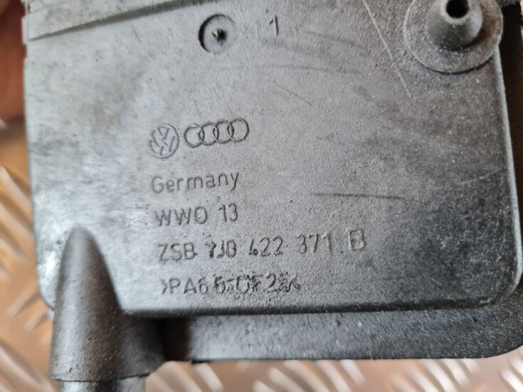 Stūres pastiprinātāja tvertne priekš VW GOLF IV 1999