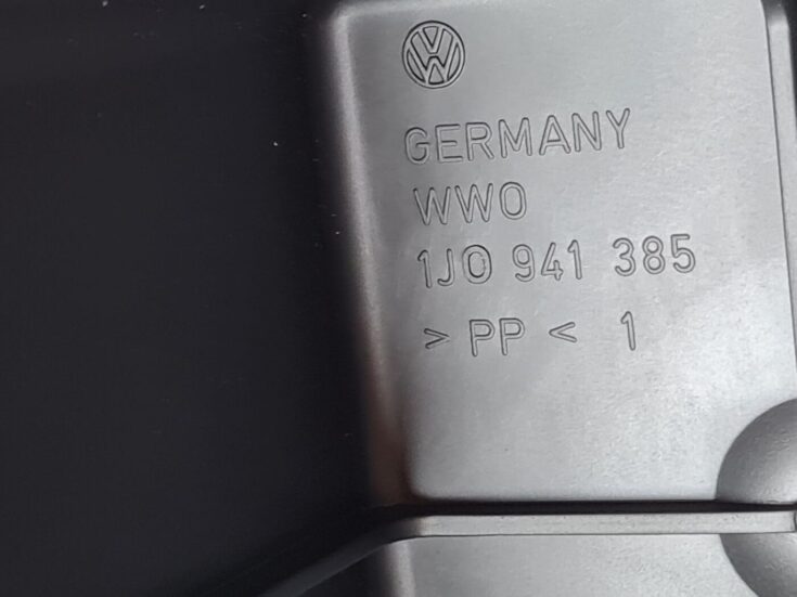Drošinātāju kārbas korpuss priekš VW GOLF IV 1999