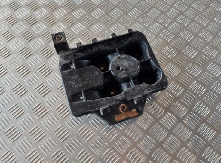 Akumulatora pamatnes kronšteins priekš VW GOLF IV 1999