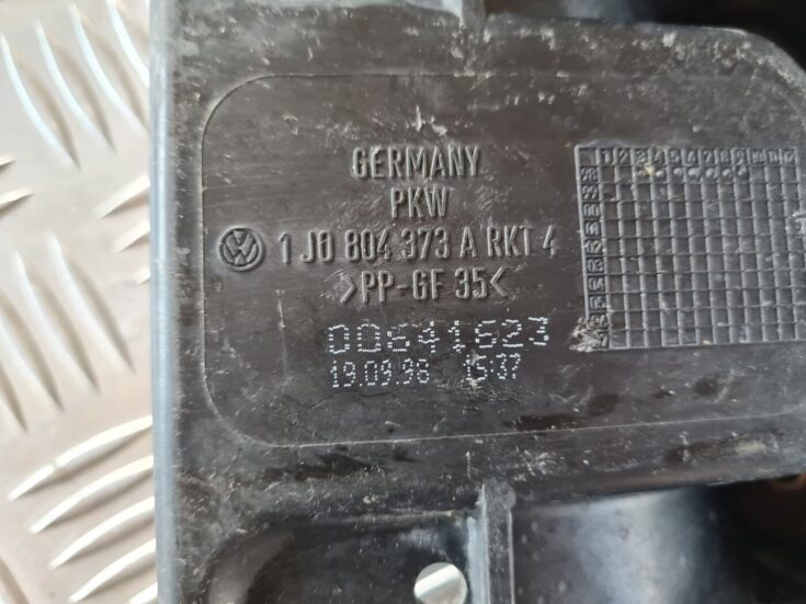Akumulatora pamatnes kronšteins priekš VW GOLF IV 1999