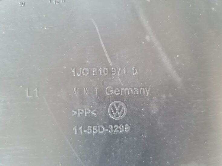 Aizmugurējais kreisais paspārns priekš VW GOLF IV 1999