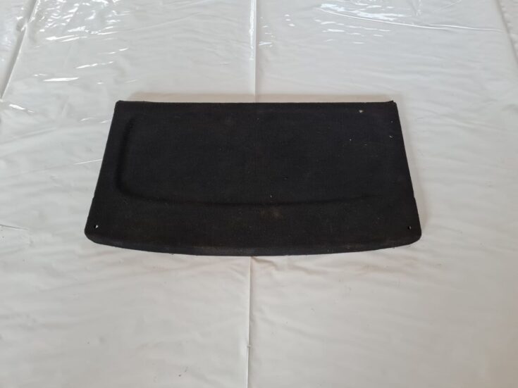 Bagāžnieka nodalījuma plaukts priekš VW GOLF IV 1999